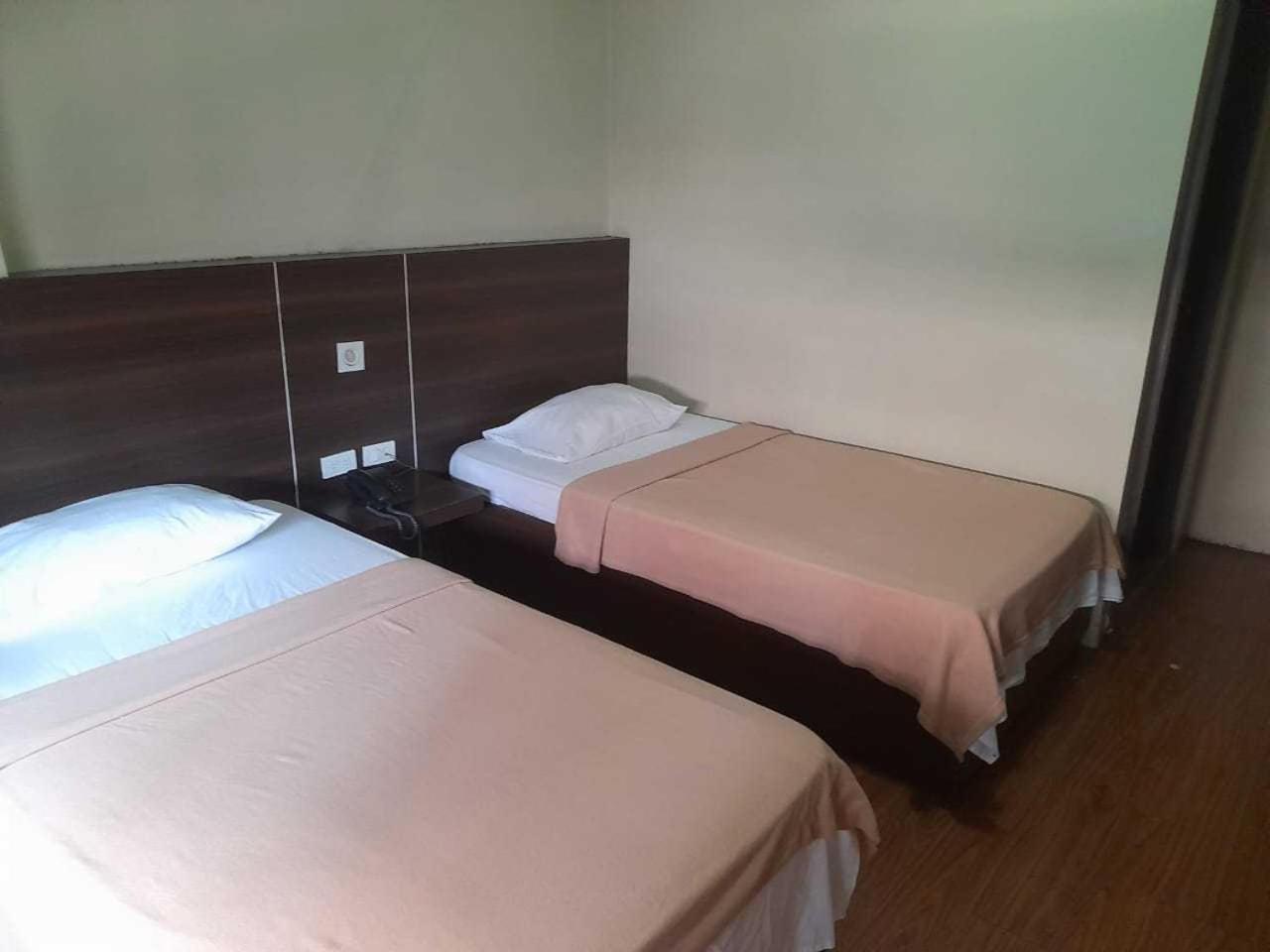 Oyo 1011 First Hotel مانيلا المظهر الخارجي الصورة